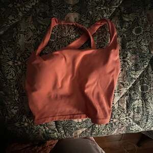 HALARA 'In My Feels' Double Straps Backless Twisted Cropped Yoga Tank Top